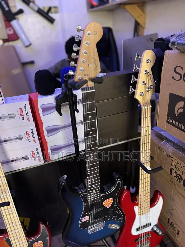 Lead Guitar (Electric Guitar) · Photo 1