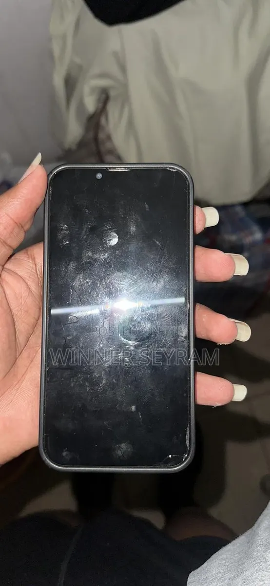 Apple iPhone 13 128 GB Pink · Photo 1