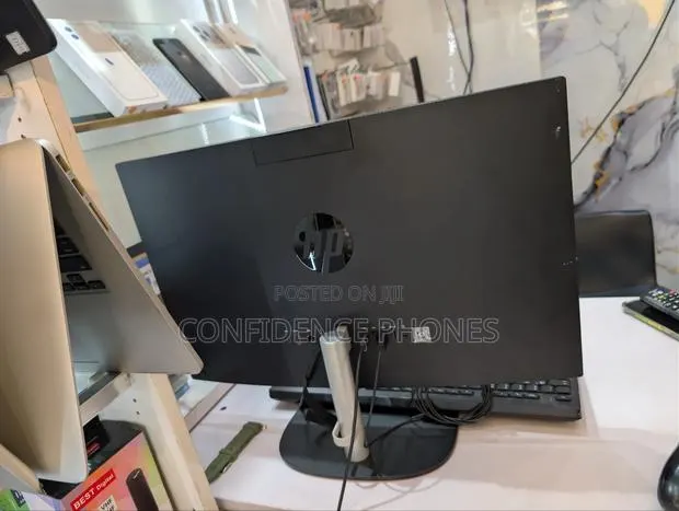 Desktop Computer HP AiO 24 16GB Intel SSD 512GB · Photo 1