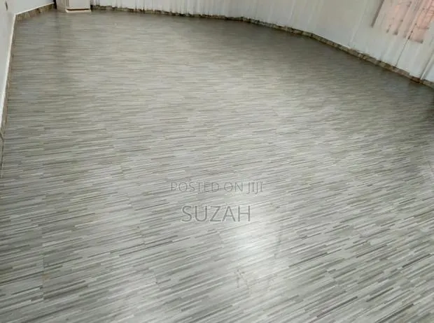 Vinyl 2mm Thick Floor Material · Photo 1