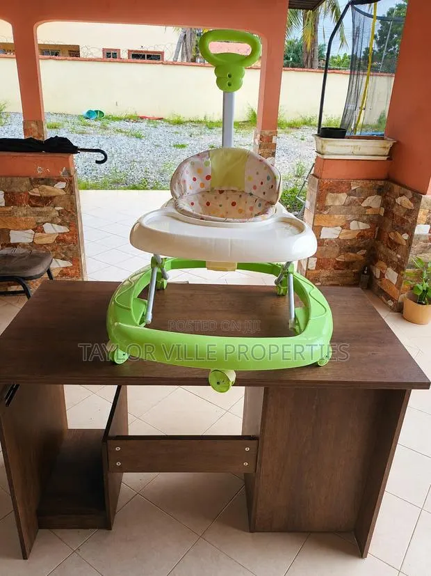Baby Walker With Shade · Photo 1