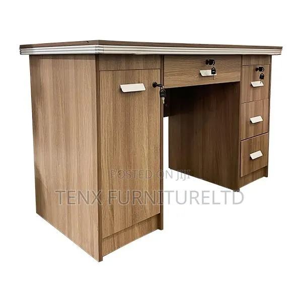 Computer Desk (Access) · Photo 1