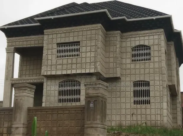 5bdrm House in Brother K Estate, Kumasi Metropolitan for sale · Photo 1