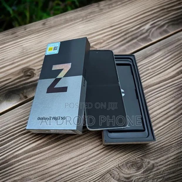 New Samsung Galaxy Z Flip 3 256 GB Blue · Photo 1