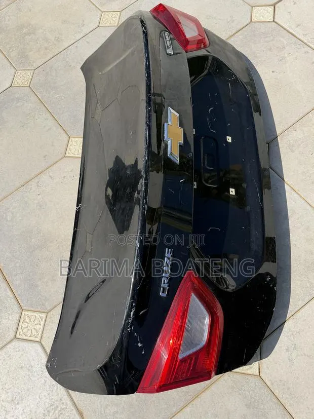 2017 Chevy Cruze Primier Boot and Doors · Photo 1