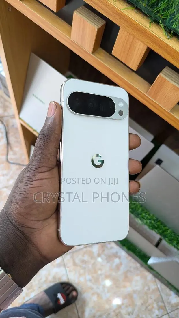 New Google Pixel 10 Pro XL 256 GB White · Photo 1