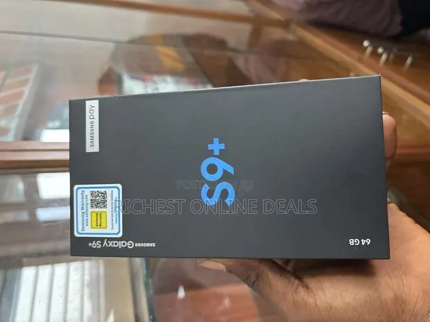 New Samsung Galaxy S9 Plus 64 GB Black · Photo 1