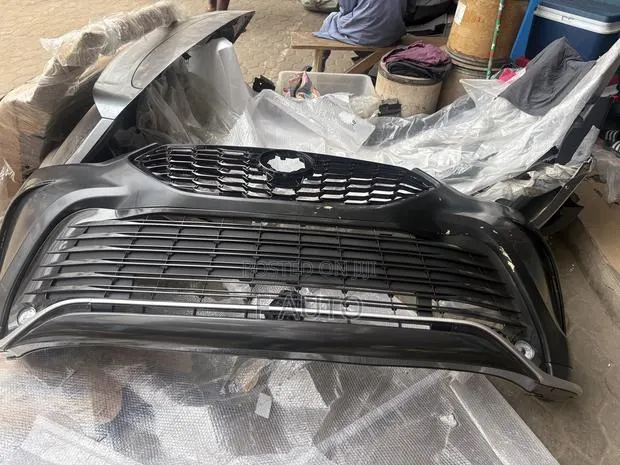 Toyota Highlander 2020,2021,2022,2023 Front Bumper Complete · Photo 1