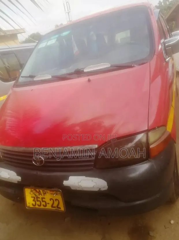 Toyota HiAce 2006 Red · Photo 1