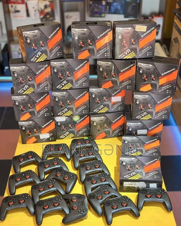 Steelseries Stratus XL Bluetooth Controllers · Photo 1
