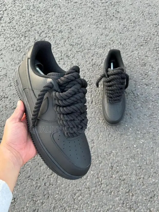 Airforce Black Big Lace · Photo 1