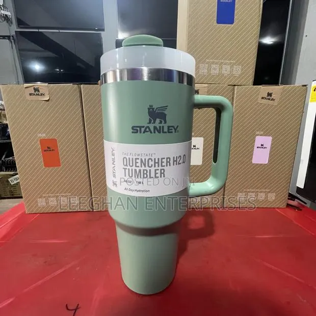 Stanley Cup 40oz Quencher Tumbler · Photo 1