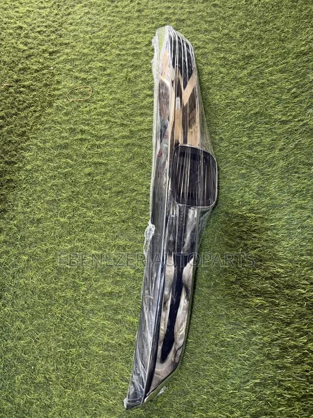Honda Accord Upper Grille Shells 2018 2019 2020 2021 2022 · Photo 1