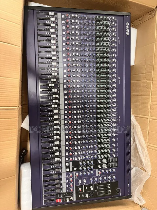 Yamaha MG 32 Channel · Photo 1