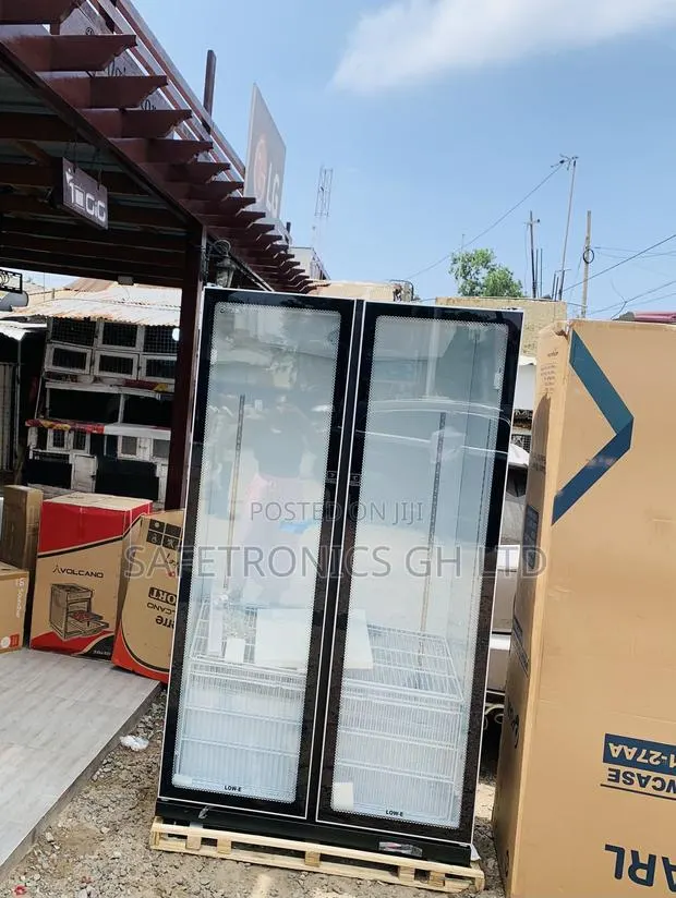 Choose Cool Price 690L 2 Doors Glass Commercial Fridge · Photo 1