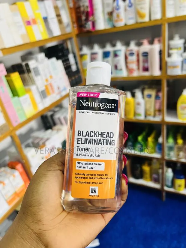 Neutrogena Blackhead Eliminating Toner · Photo 1