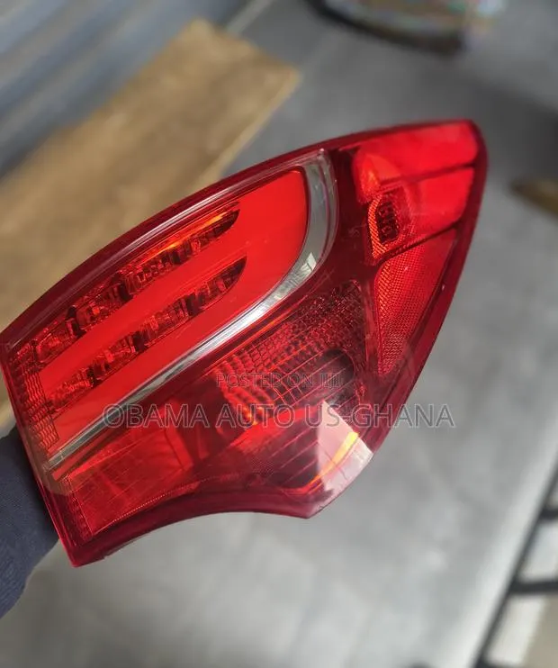 Santa Fe / Santafe OEM LED Taillight 2013 2014 2015 2016 Tail Light · Photo 1