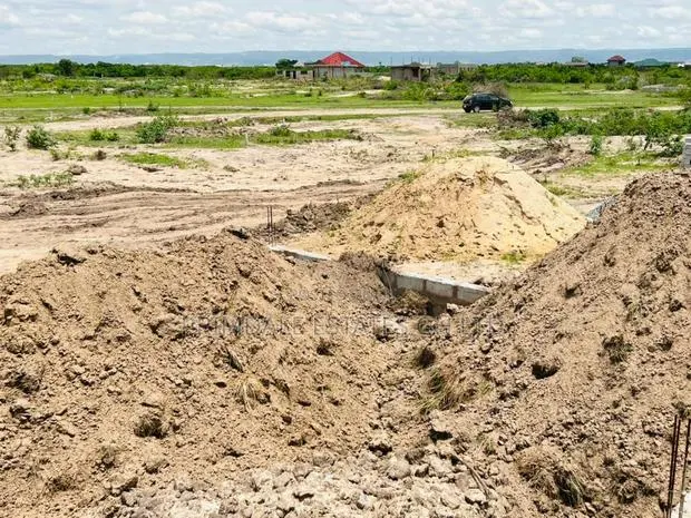 Safe Residential Lands Afienya Litifation Free · Photo 1