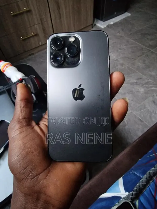 Apple iPhone 13 Pro 128 GB Black · Photo 1