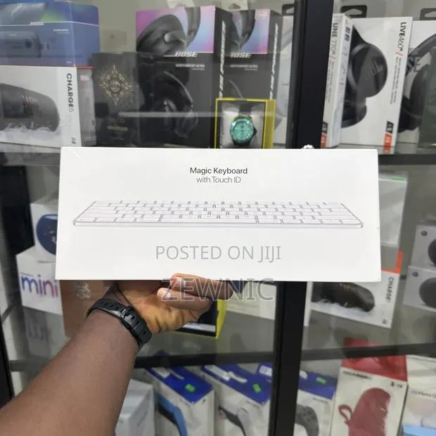 Apple Wireless Usb-c Magic Keyboard With Touch Id · Photo 1