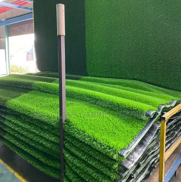Astro-Turf Carpet With Two Face · Photo 1