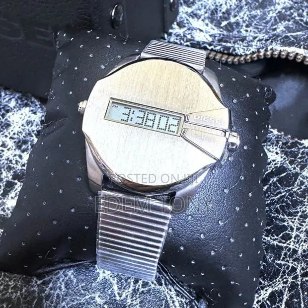 Diesel Baby Chief Digital Watch Silver Stainless Steel · Photo 1