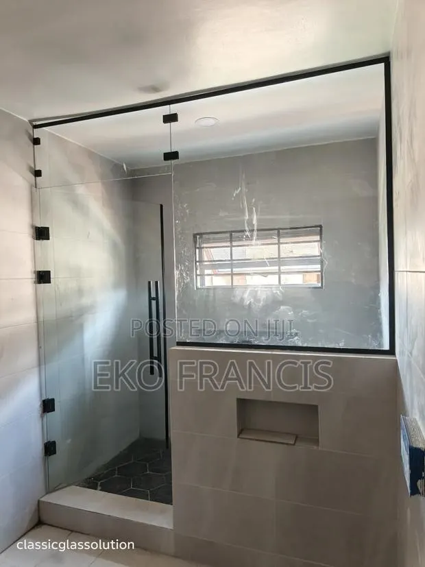 Shower Screen / Bathroom Glass Partition · Photo 1