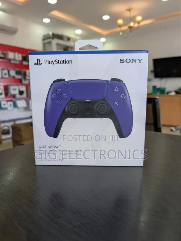 PS5 Wireless Controller - Purple · Photo 1