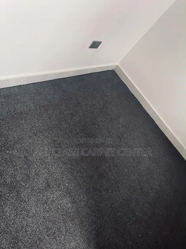 Dark Grey Commercial Heavy Floor Carpet · Photo 1
