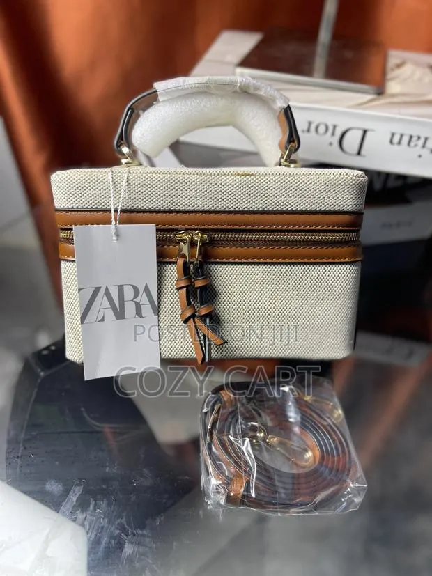 Zara Cross Body Box Bag · Photo 1