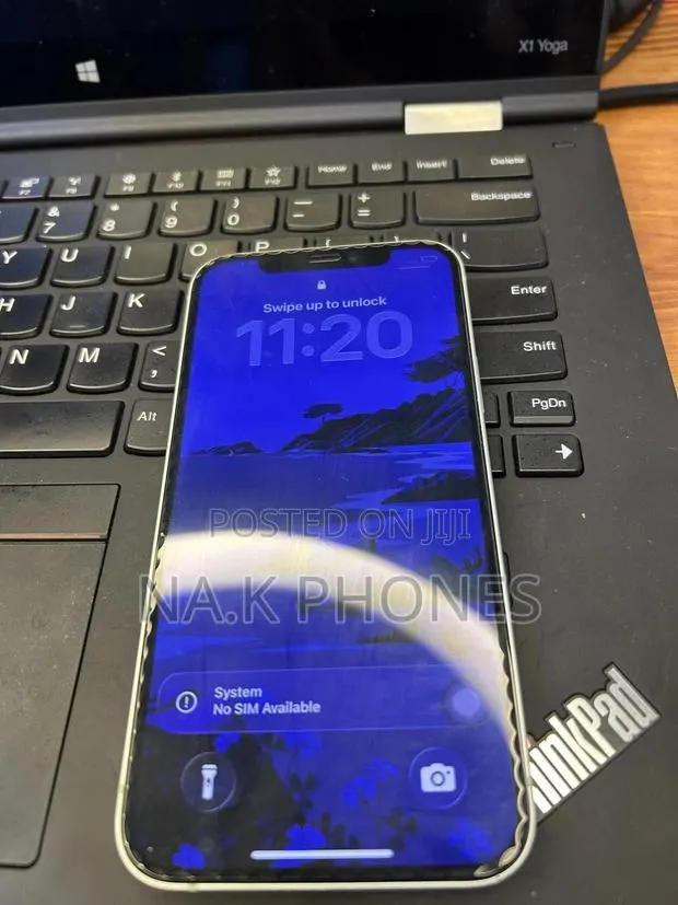 New Apple iPhone 12 64 GB Green · Photo 1