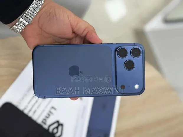 Apple iPhone 17 Pro Max 512 GB Blue · Photo 1