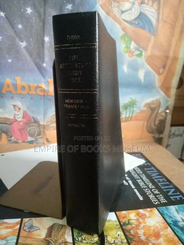 NLT Life Application Study Bible Bonded Leather · Photo 1