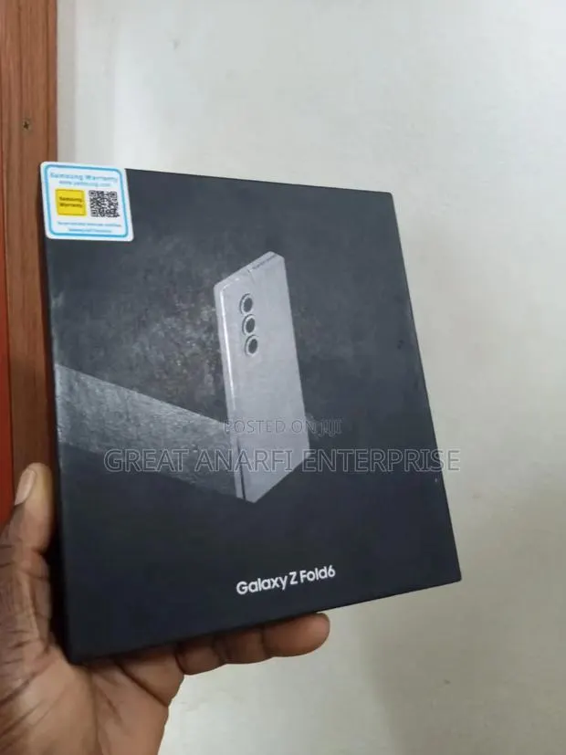 New Samsung Galaxy Z Fold6 256 GB Silver · Photo 1