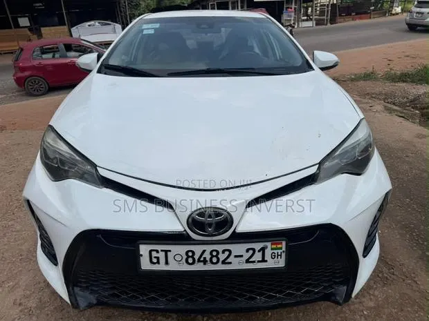 Toyota Corolla LE 4dr Sedan (1.8L 4cyl CVT) 2017 White