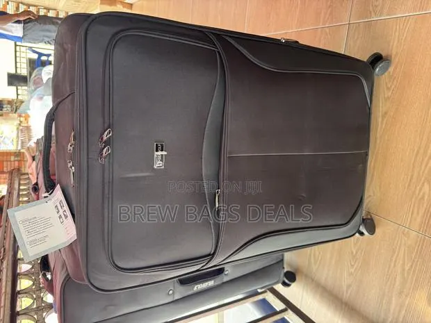 Quality Single Extra Large 32 Inches Fabric Traveling Bag. · Photo 1