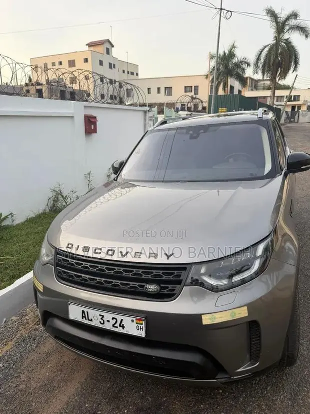 Land Rover Discovery 2017 Brown · Photo 1