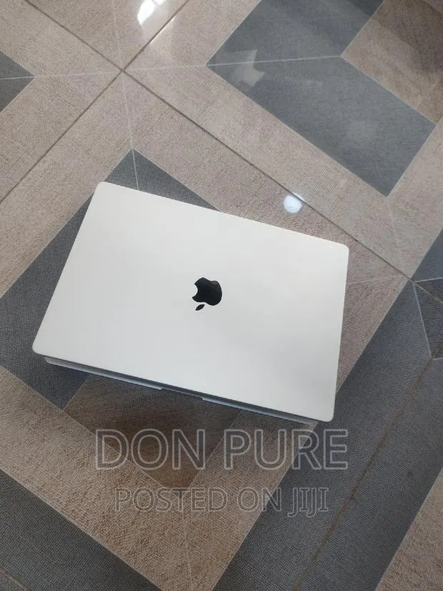 Macbook Pro M2.16inches Screen Foresale · Photo 1