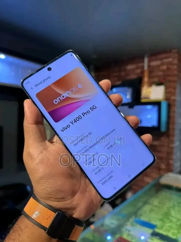 Vivo Y400 Pro 256 GB Gray · Photo 1
