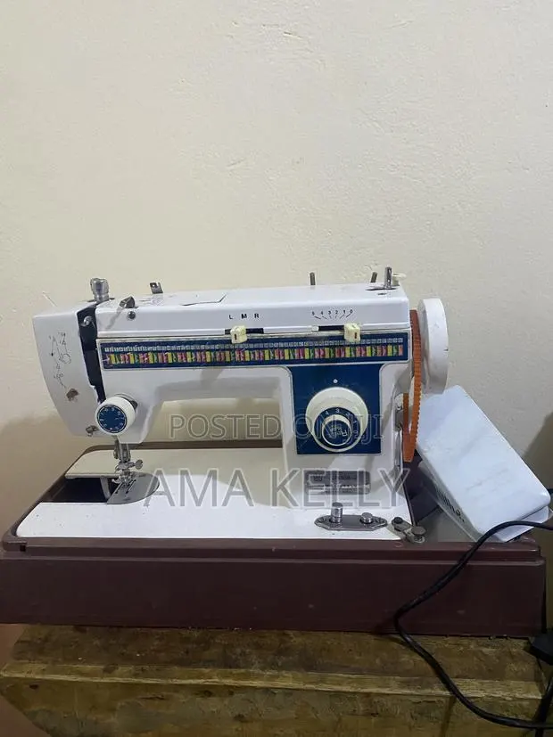 Embroidery Sew Machine · Photo 1