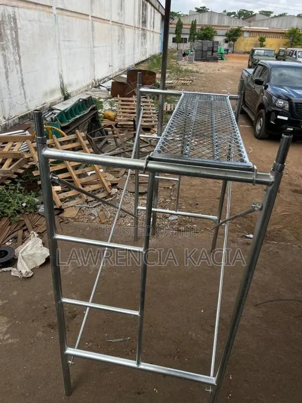 Ladder/Scaffold · Photo 1