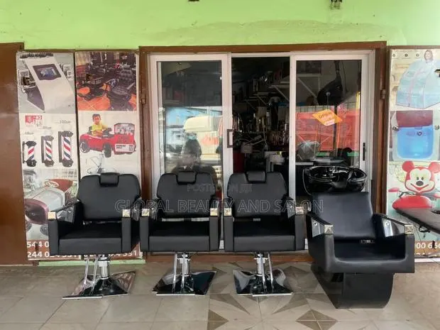 Barbering and Salon Chair. · Photo 1