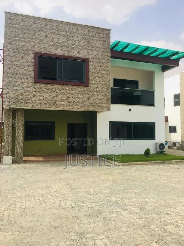 4bdrm Townhouse / Terrace in Adjiringanor, Otano for rent · Photo 1