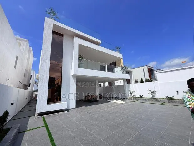5bdrm Mansion in School Junction for sale · Photo 1