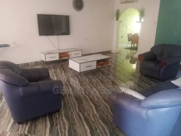 1 Bedroom Airbnb Kwabenya · Photo 1