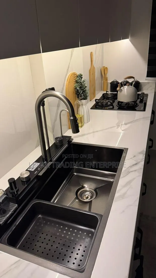 Digital White Kitchen Sink, Pull Out Tap Faucet · Photo 1