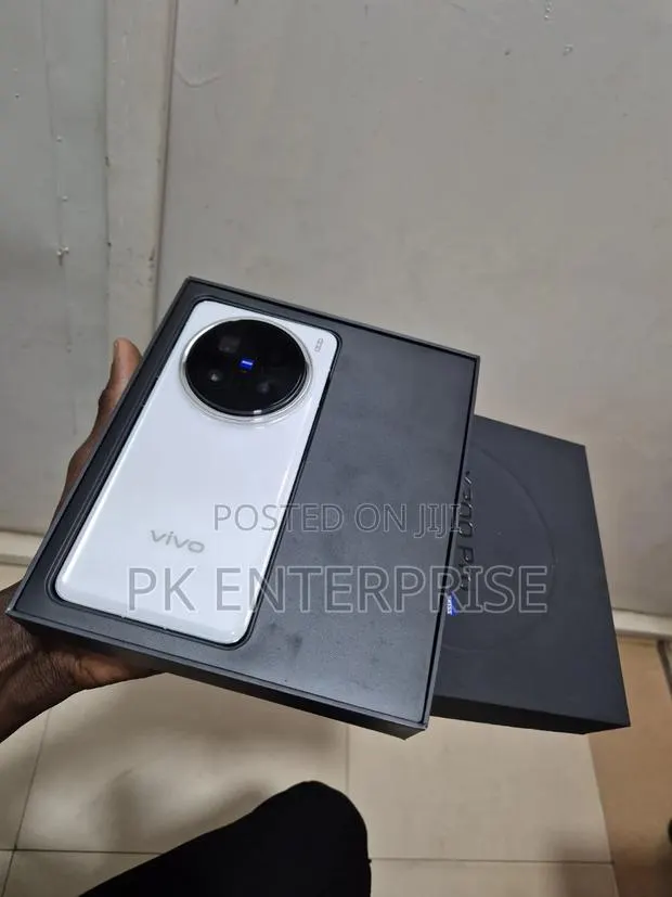 New Vivo X200 Pro 512 GB White · Photo 1