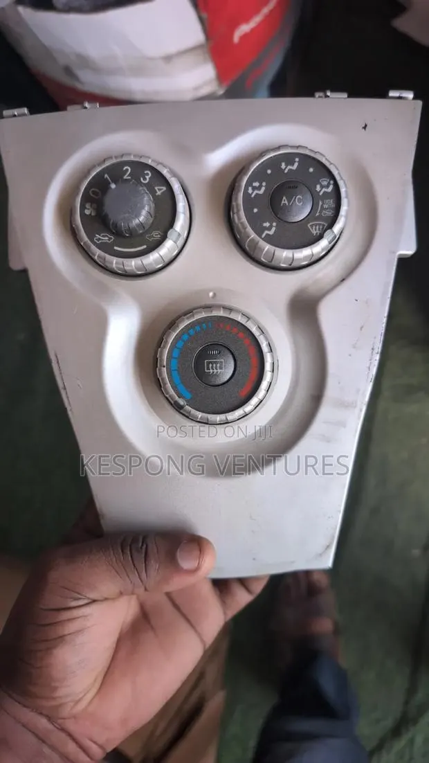Yaris AC Switch