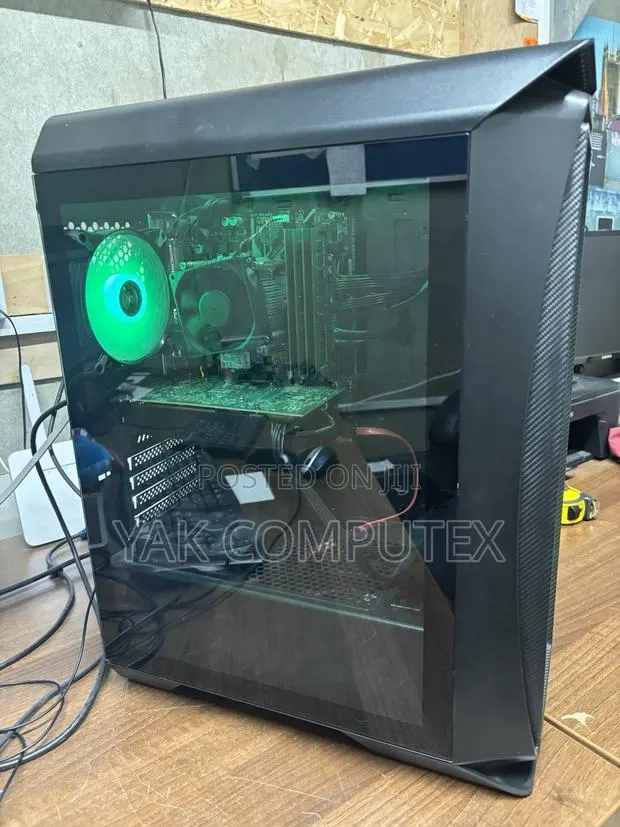 New Asus TUF Gaming FX10CP 16GB Intel Core I7 SSD 256GB · Photo 1