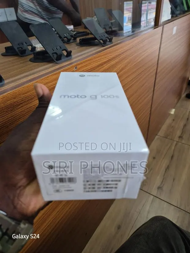 New Motorola Moto G100 5G 256 GB Black · Photo 1